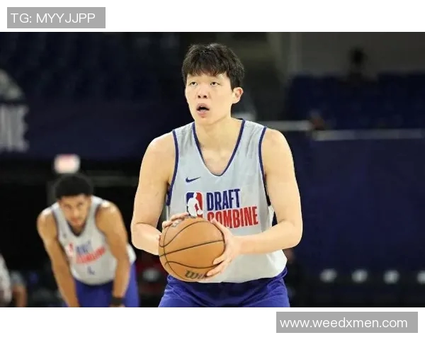 中国男篮迎来双喜临门杨瀚森与库里携手共创辉煌